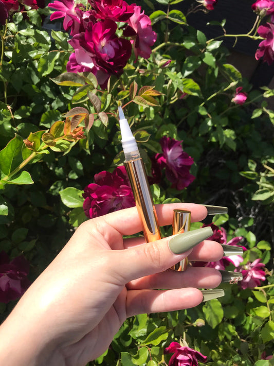 Honeysuckle and jasmine scented cuticle oil